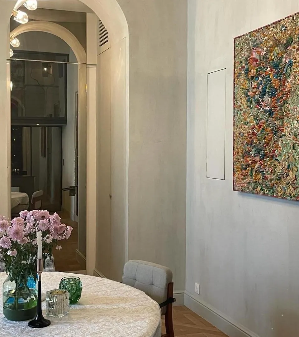 Golden Braque: Luxury Meet History Apartment Paris